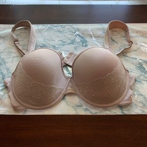 ❤️SOLD❤️ IZOD Nude Lace Detailed Bra Size 40D